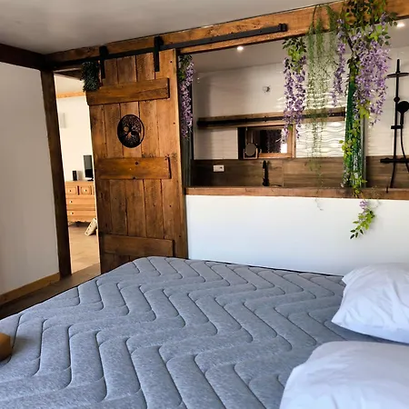 La Grange Des Rosiers Bas דירה *