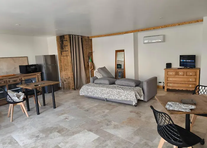 La Grange Des Rosiers Bas דירה